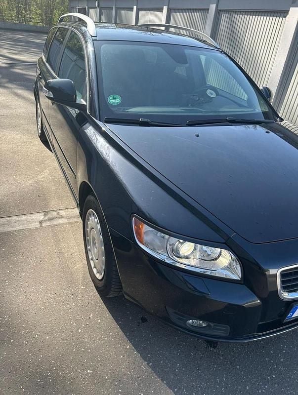 Schwarz Gebraucht 2011 Volvo V50 Business Edition Kombi | 3.400 € (Superpreis) - Bild 1/4