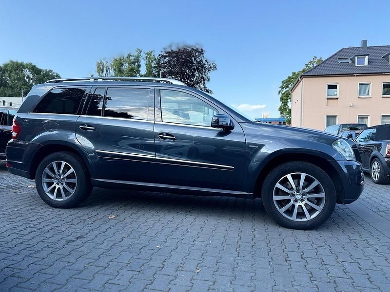 Gebraucht Mercedes GL350 265 PS (194 kW) 2011 Grau SUV