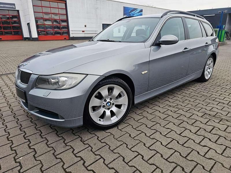 Gebraucht BMW 325 218 PS (160 kW) 2006 Grau Kombi