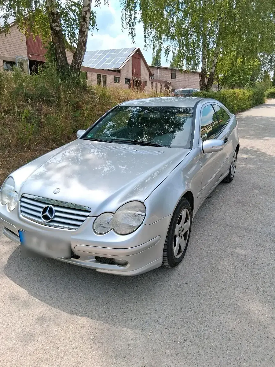 Gebraucht Mercedes C180 143 PS (105 kW) 2003 Silber Coupé
