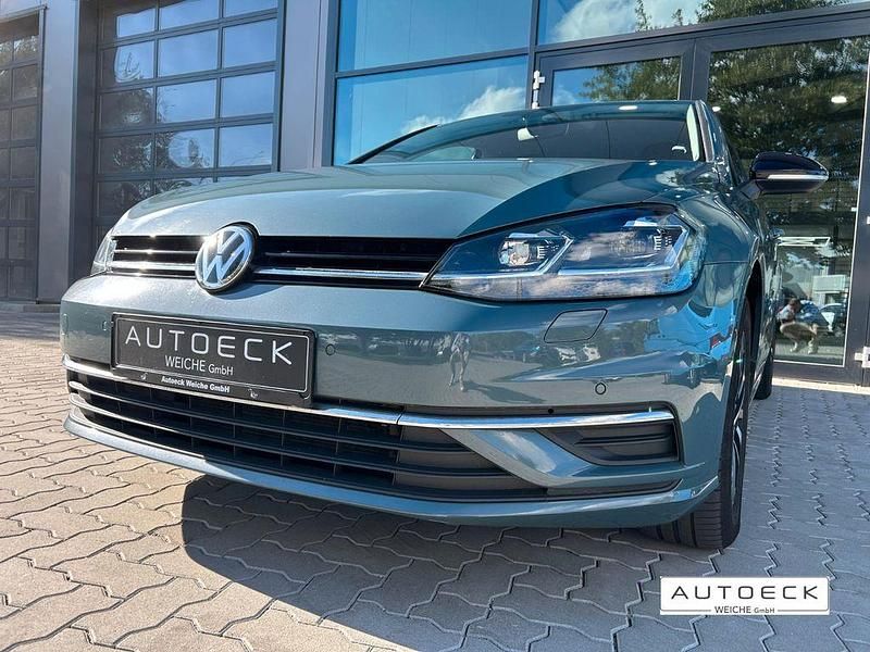 Blau Gebraucht 2020 VW Golf VII Limousine | 15.290 € (Fairer Preis) - Bild 1/4
