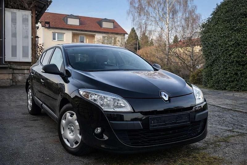 Gebraucht Renault Mégane III 101 PS (74 kW) 2011 Kleinwagen