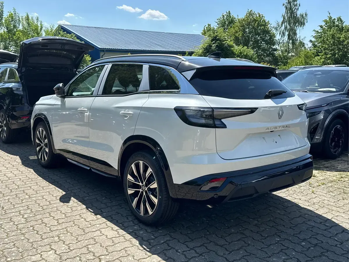 Neu Renault Austral Techno 148 PS (108 kW) 2026 Dolomitgrau mit dach in blackpearlschwarz SUV