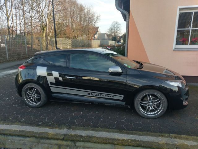 Gebraucht Renault Mégane Coupé GT 180 PS (132 kW) 2010 Schwarz metallic Coupé
