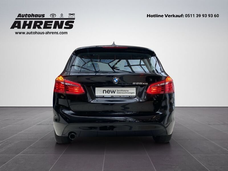 Gebraucht BMW 225 Active Tourer Advantage 224 PS (164 kW) 2017 Schwarz Van / Kleinbus