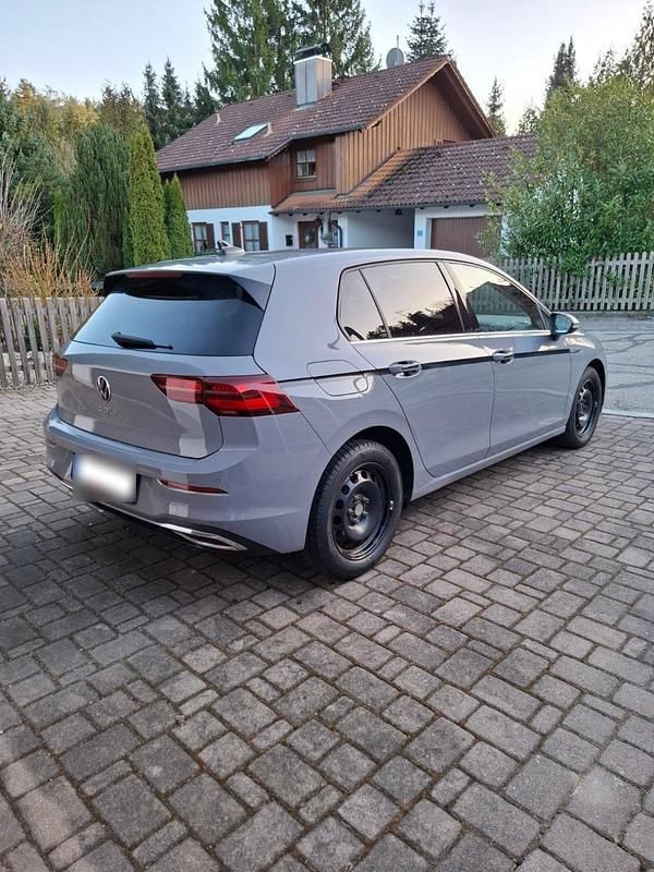 Gebraucht VW Golf VII Style 150 PS (110 kW) 2020 Grau Limousine