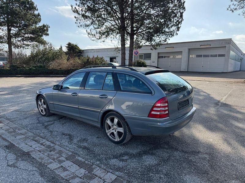 Gebraucht Mercedes C320 224 PS (164 kW) 2007 Silber Kombi