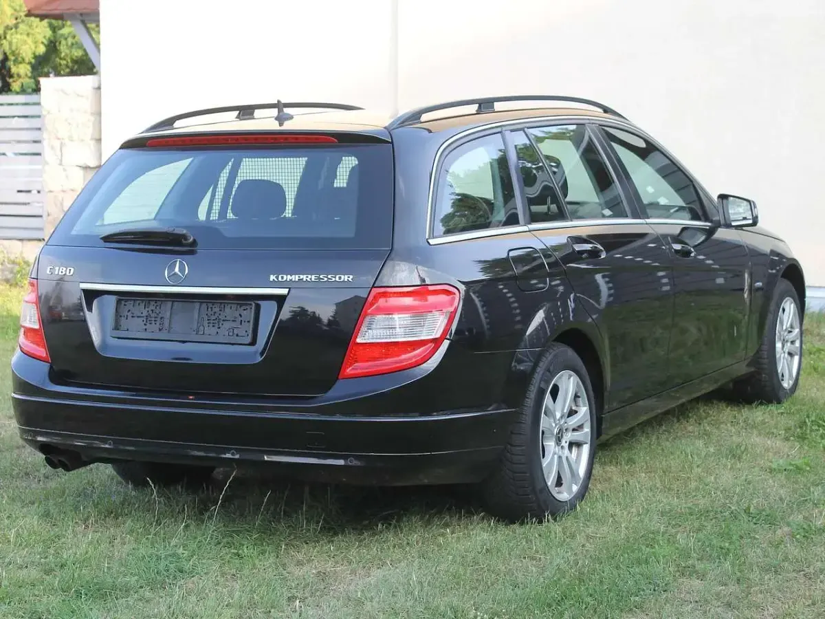 Gebraucht Mercedes C180 156 PS (114 kW) 2009 Obsidianschwarz  metalliclack Kombi