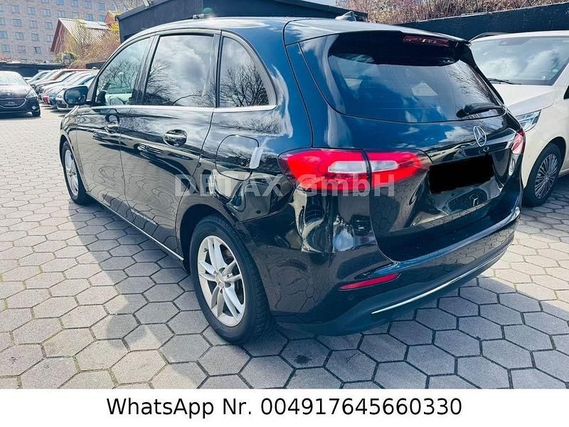 Gebraucht Mercedes B180 Avantgarde 116 PS (85 kW) 2020 Schwarz Van / Kleinbus