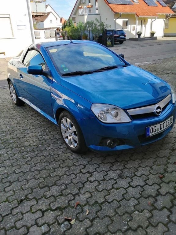 Blau Gebraucht 2005 Opel Tigra Cosmo Cabrio | 1.800 € (Fairer Preis) - Bild 1/4