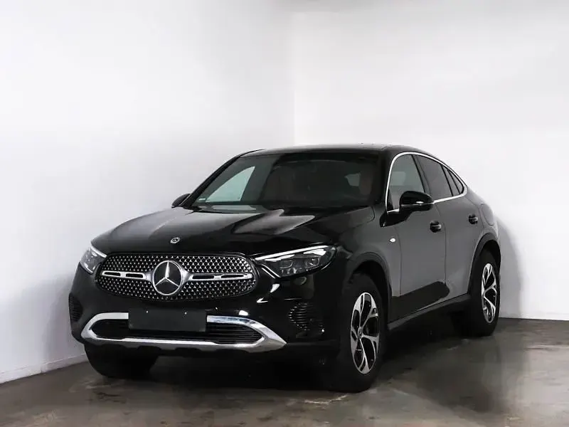 Gebraucht Mercedes GLC300e Avantgarde 204 PS (150 kW) 2025 Schwarz SUV