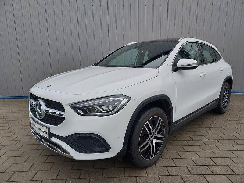 Weiß Gebraucht 2021 Mercedes GLA250 Progressive SUV | 30.990 € (Guter Preis) - Bild 1/4