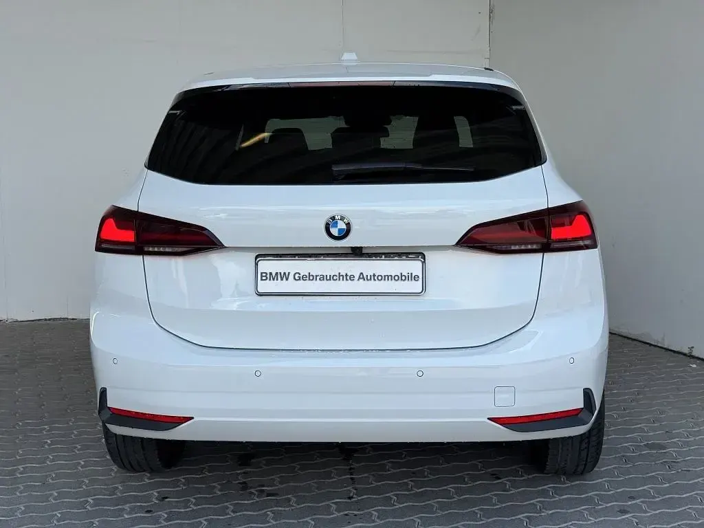 Gebraucht BMW 216 Active Tourer 122 PS (89 kW) 2023 Weiß Van / Kleinbus