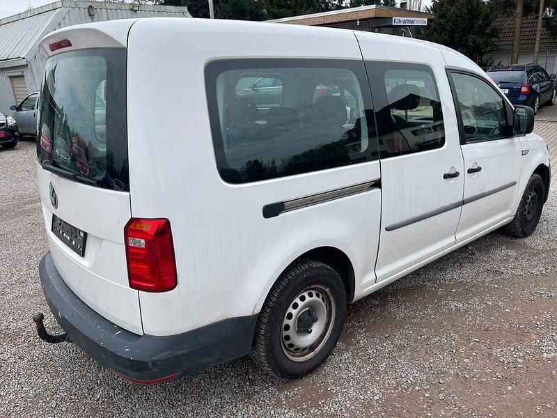 Second-hand VW Caddy 102 CP (75 kW) 2019 Alb Monovolum