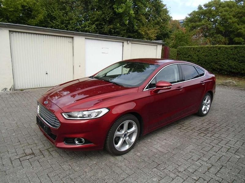 Rot Gebraucht 2015 Ford Mondeo Titanium Limousine | 13.990 € (Fairer Preis) - Bild 1/4