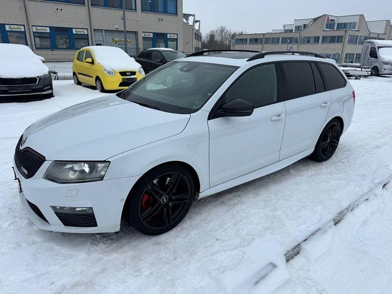 Weiß Gebraucht 2014 Skoda Octavia RS Kleinwagen | 8.500 € (Superpreis) - Bild 1/4