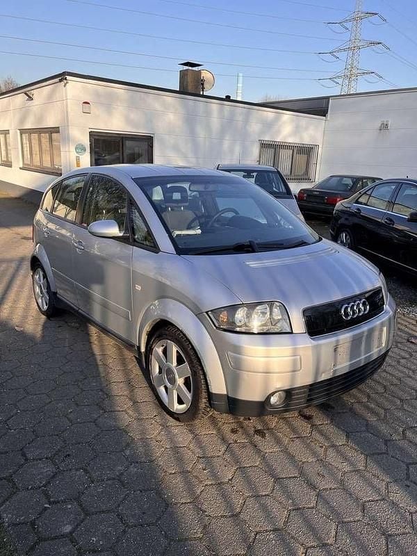 Lichtsilber metallic Gebraucht 2000 Audi A2 Kleinwagen | 2.950 € (Guter Preis) - Bild 1/4