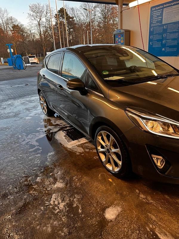 Gebraucht Ford Fiesta 120 PS (88 kW) 2018 Grau Kleinwagen