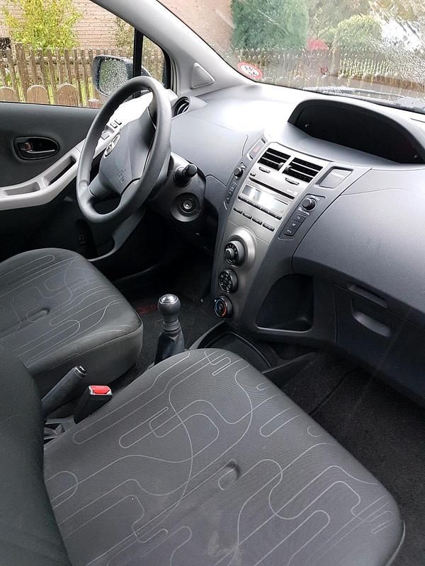 Gebraucht Toyota Yaris 69 PS (50 kW) 2010 Kleinwagen