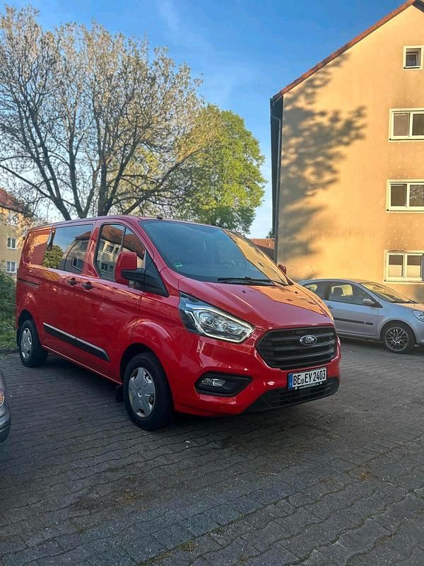 Rot Gebraucht 2019 Ford Transit Custom Van / Kleinbus | 13.990 € (Fairer Preis) - Bild 1/4