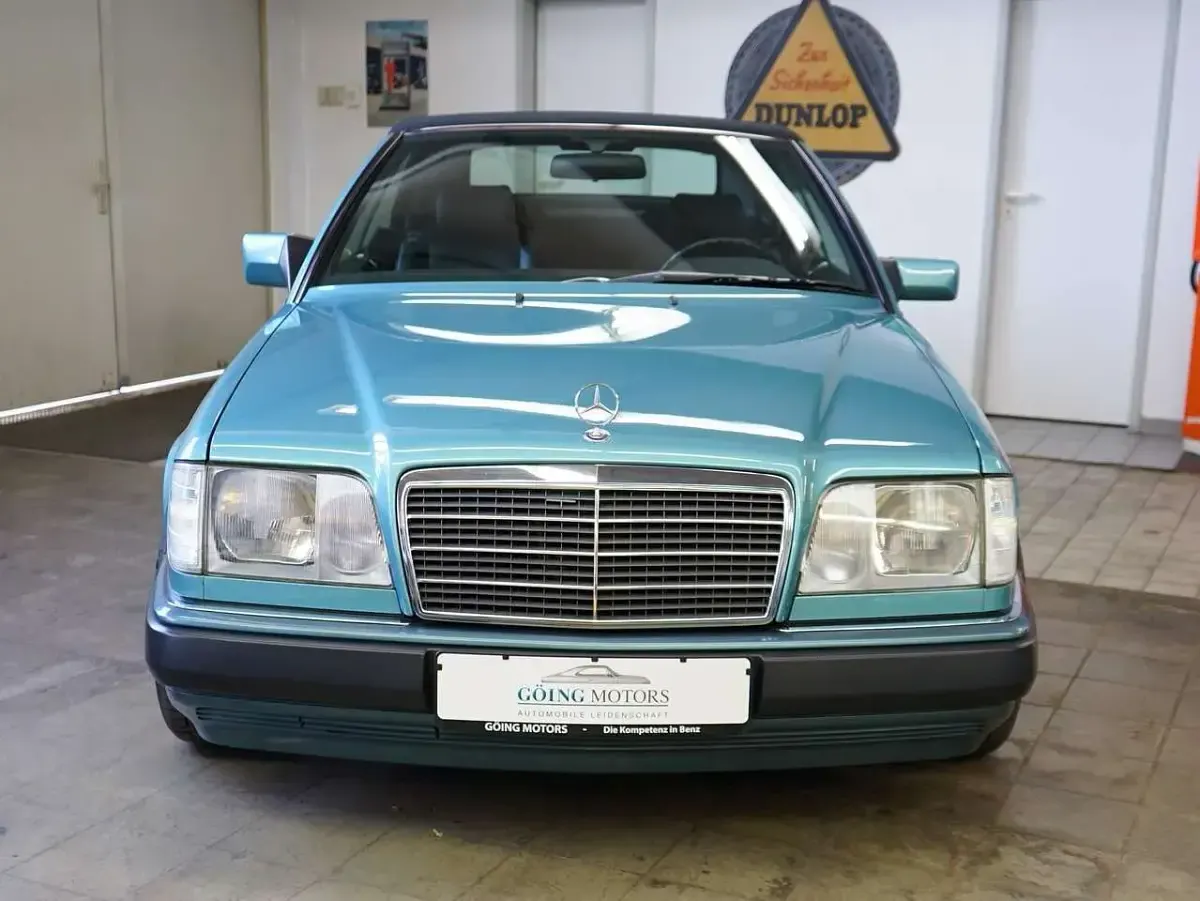 Gebraucht Mercedes E300 Sportline 220 PS (161 kW) 1993 Beryll 888 Cabrio