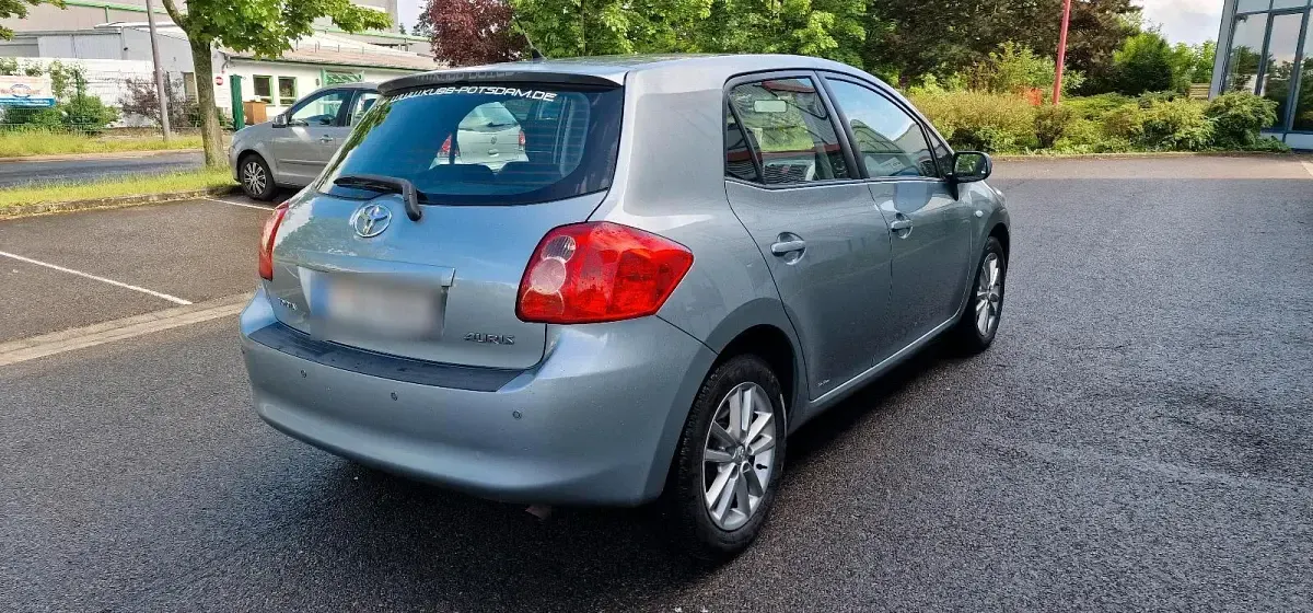 Gebraucht Toyota Auris 101 PS (74 kW) 2010 Grau Kleinwagen