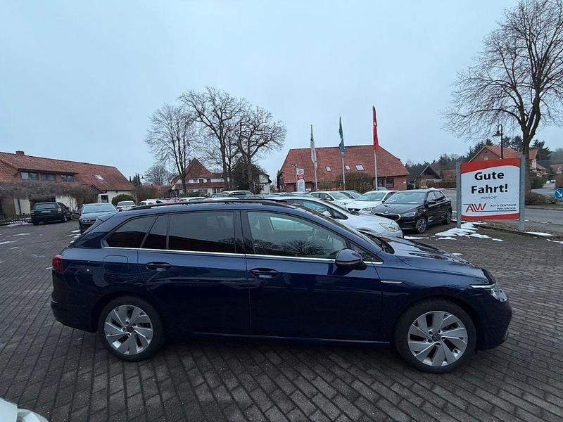 Gebraucht VW Golf VIII Style 150 PS (110 kW) 2022 Blau Kombi