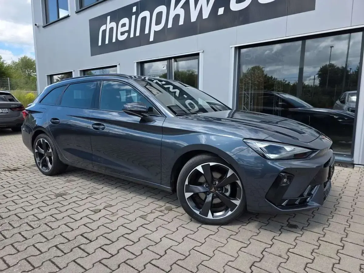 Gebraucht Cupra Leon 150 PS (110 kW) 2025 Magnetic tech grey Kombi