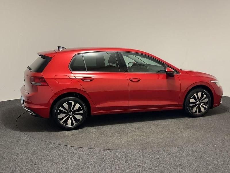 Gebraucht VW Golf VIII Move 131 PS (96 kW) 2024 Rot Limousine