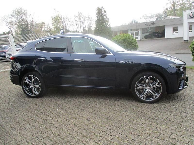 Gebraucht Maserati Levante 349 PS (256 kW) 2021 Blau SUV
