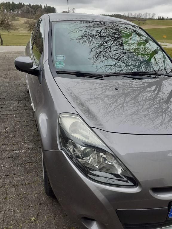 Gebraucht Renault Clio III 101 PS (74 kW) 2009 Grau Limousine