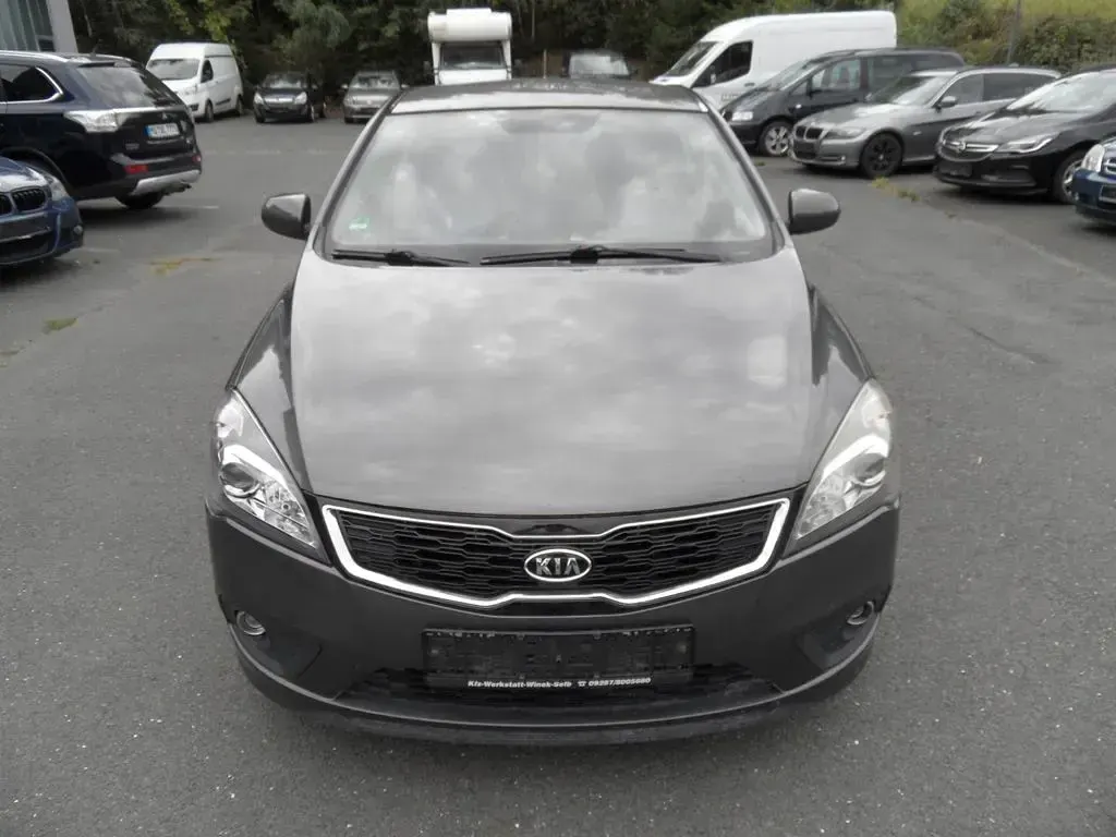Gebraucht Kia Ceed 116 PS (85 kW) 2012 Braun Kleinwagen