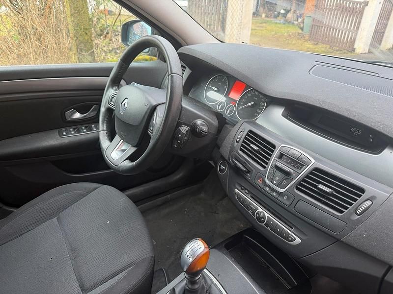 Gebraucht Renault Laguna III 110 PS (80 kW) 2008 Silber Limousine