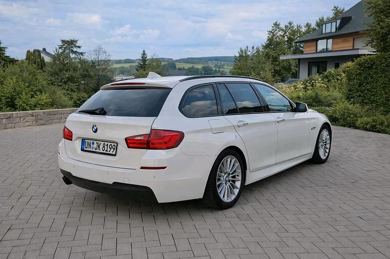 Gebraucht BMW 520 Shadowline 184 PS (135 kW) 2012 Weiß Kombi
