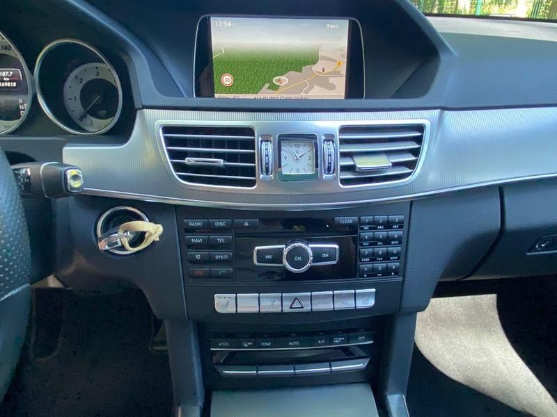 Gebraucht Mercedes E250 Avantgarde 204 PS (150 kW) 2015 Grau Kombi