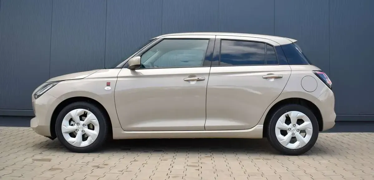 Gebraucht Suzuki Swift Comfort 83 PS (61 kW) 2025 Caravan ivory pearl Limousine