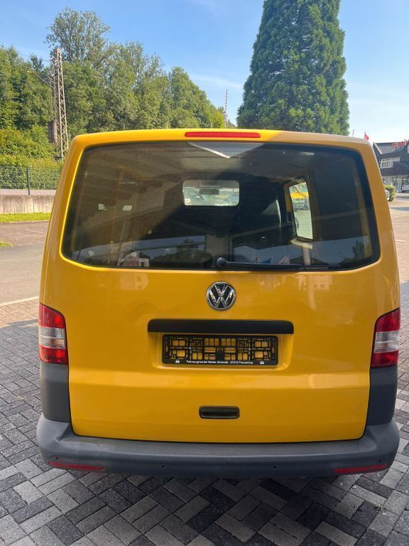 Second-hand VW T5 84 CP (61 kW) 2012 Galben Van