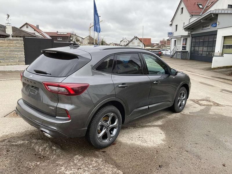 Neu Ford Kuga ST-Line 242 PS (177 kW) 2026 Magneticgrau (metallic) SUV