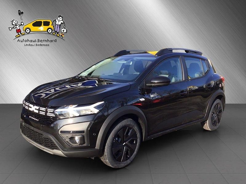 Perlmuttschwarz Gebraucht 2024 Dacia Sandero Expression Kleinwagen | 19.445 € (Etwas zu teuer) - Bild 1/4