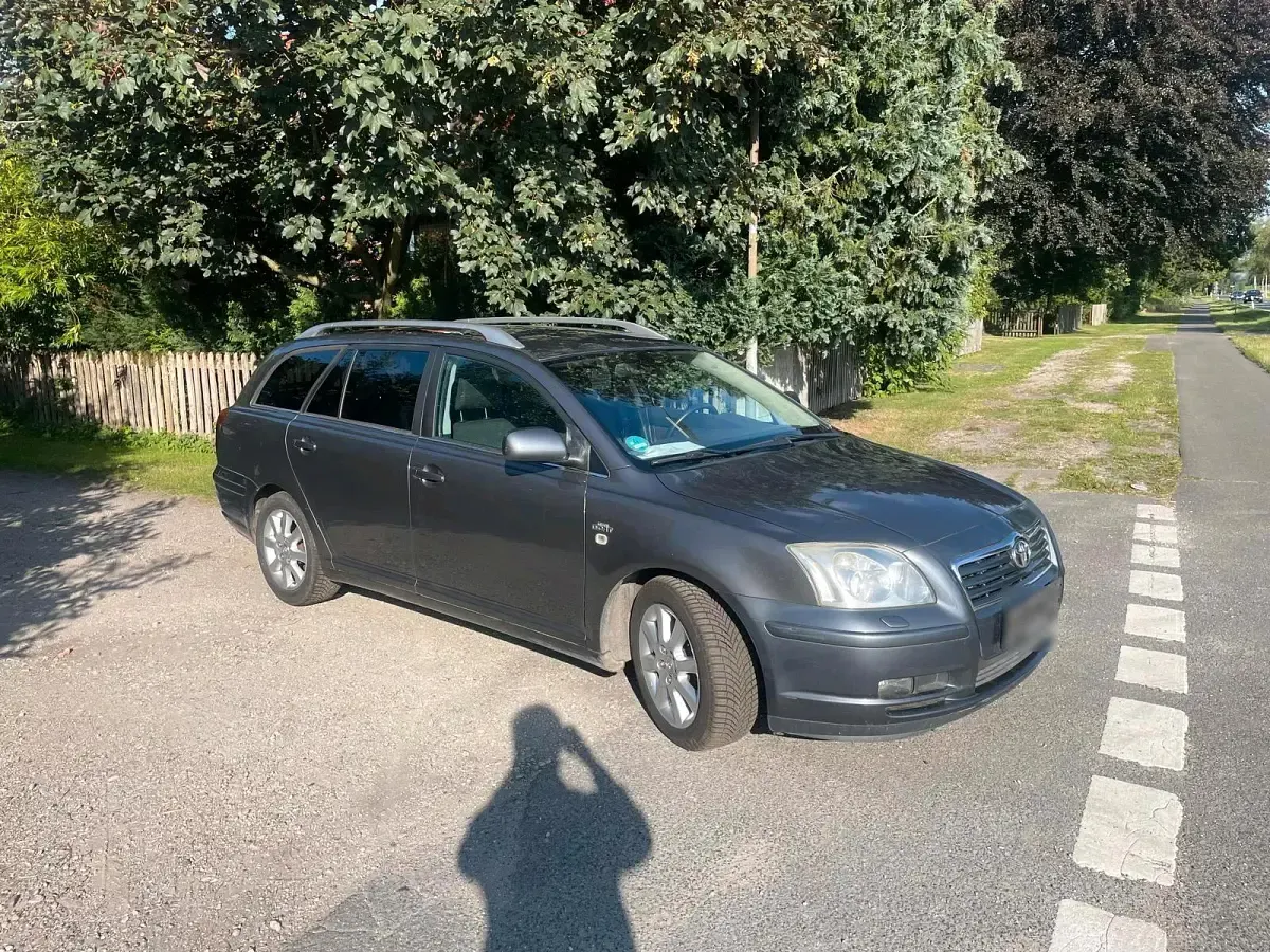 Gebraucht Toyota Avensis 177 PS (130 kW) 2006 Grau Kombi