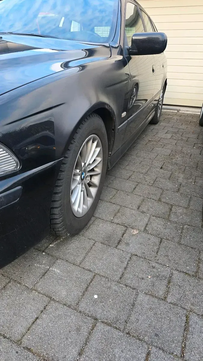 Gebraucht BMW 525 163 PS (119 kW) 2004 Schwarz Kombi