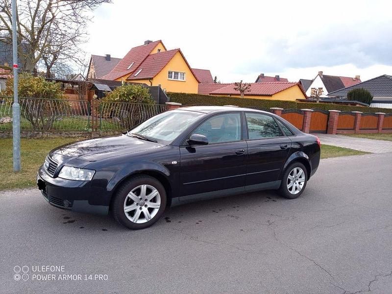 Gebraucht Audi A4 102 PS (75 kW) 2002 Blau Limousine