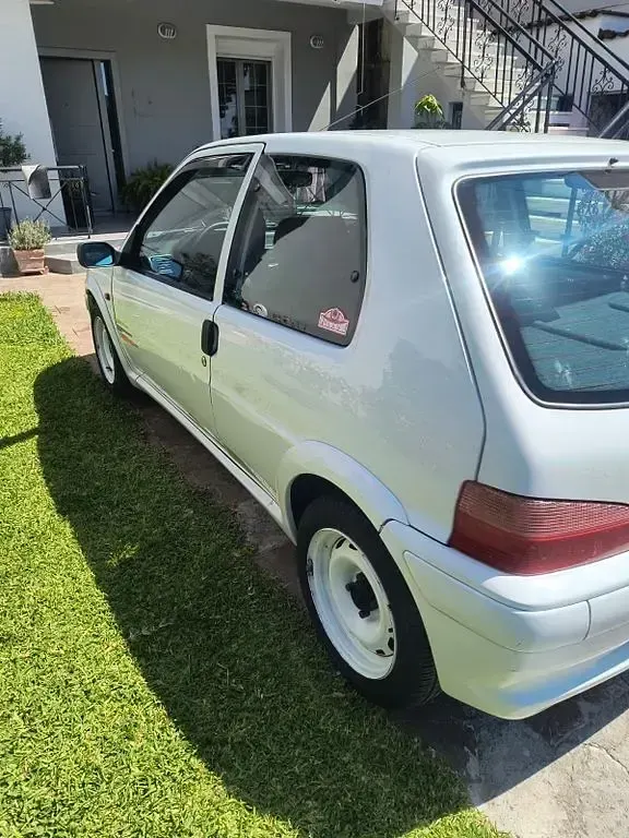 Gebraucht Peugeot 106 103 PS (75 kW) 1998 Weiß Kleinwagen