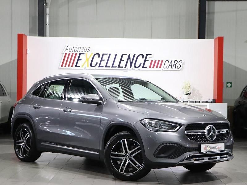 Grau Gebraucht 2023 Mercedes GLA200 Progressive SUV | 33.991 € (Guter Preis) - Bild 1/4