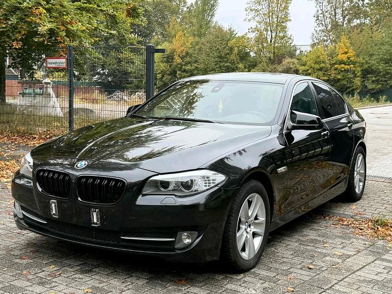 Schwarz Gebraucht 2011 BMW 530 Limousine | 6.900 € (Superpreis) - Bild 1/4