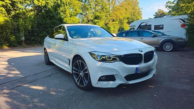 Weiß Gebraucht 2019 BMW 340 Gran Turismo M Sport Limousine | 29.999 € - Bild 1/4