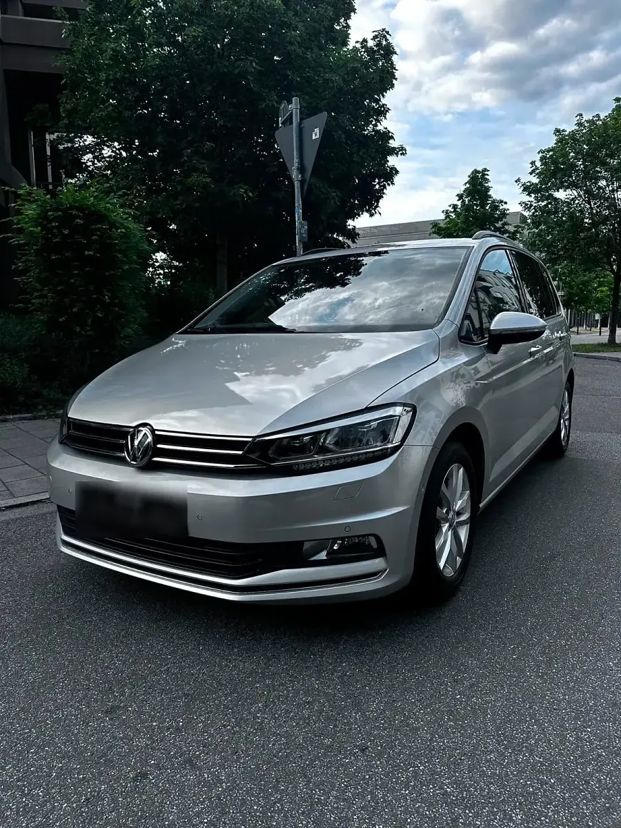 Gebraucht VW Touran 150 PS (110 kW) 2016 Silber Van / Kleinbus