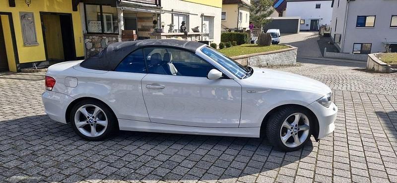 Gebraucht BMW 125 Cabriolet 218 PS (160 kW) 2009 Weiß Cabrio