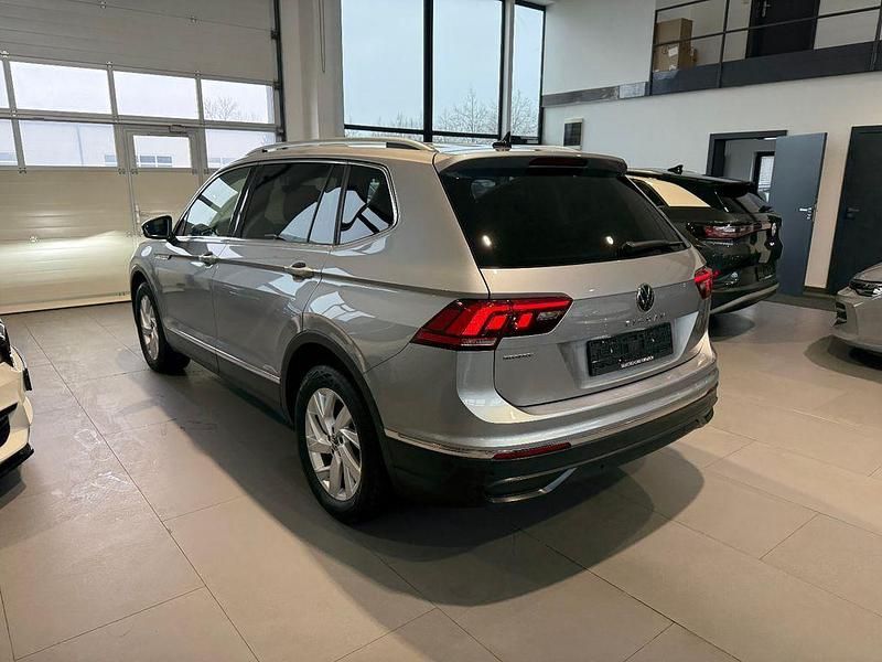 Gebraucht VW Tiguan Allspace 150 PS (110 kW) 2022 Silber SUV