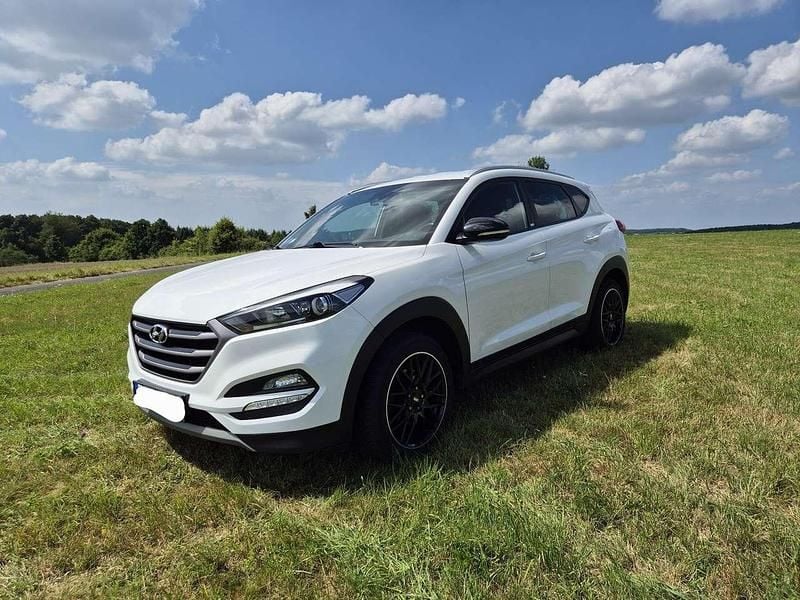 Weiß Gebraucht 2018 Hyundai Tucson Passion SUV | 13.700 € (Guter Preis) - Bild 1/4